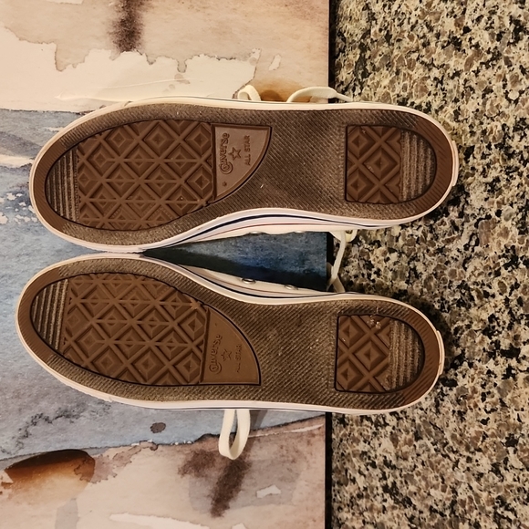 Converse All Stars Size 7 - Picture 5 of 6